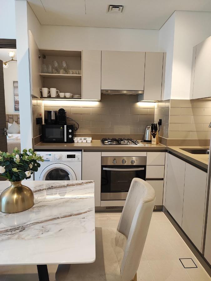 Beautiful 2 Bedroom Next To Business Bay - Sobha Creek Vista Dubai Dış mekan fotoğraf