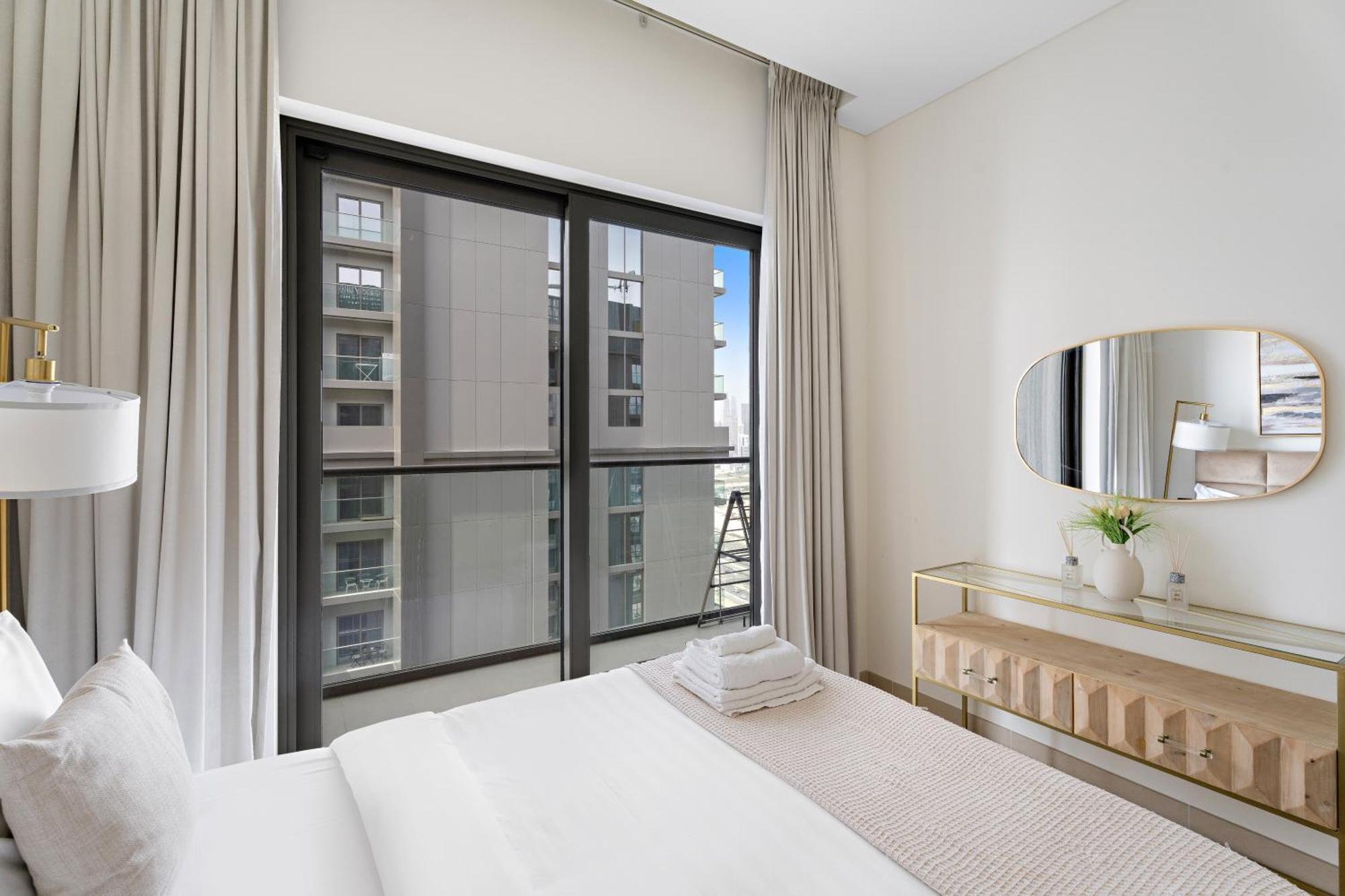 Beautiful 2 Bedroom Next To Business Bay - Sobha Creek Vista Dubai Dış mekan fotoğraf
